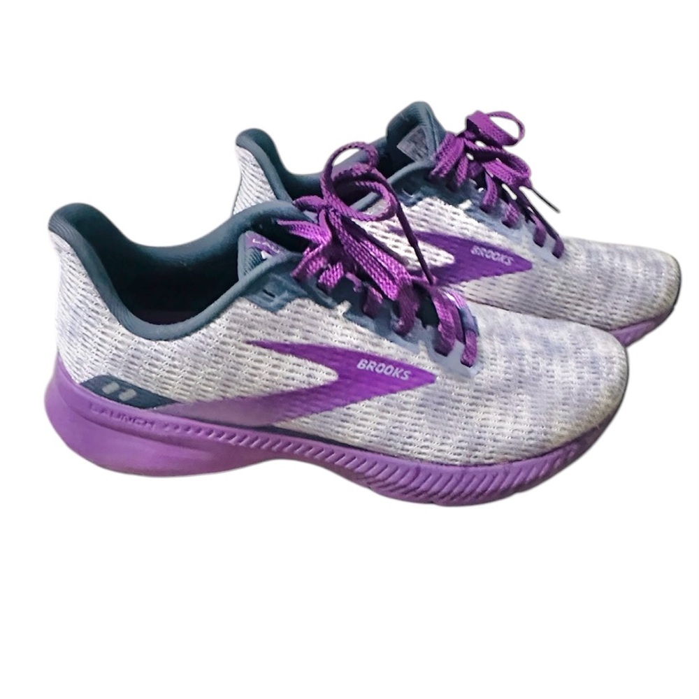 📌SOLD📌 Brooks Launch 8 Women